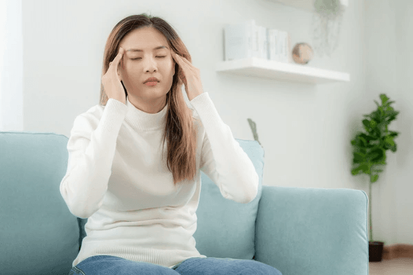 偏头痛 | 偏头痛的成因 | 如何缓解头痛 | 最佳偏头痛治疗方法 5 Headache-Migraine-Causes of Migraine-How to relieve headache-Best treatment for migraine-lotusthaimassage-headache-migraine